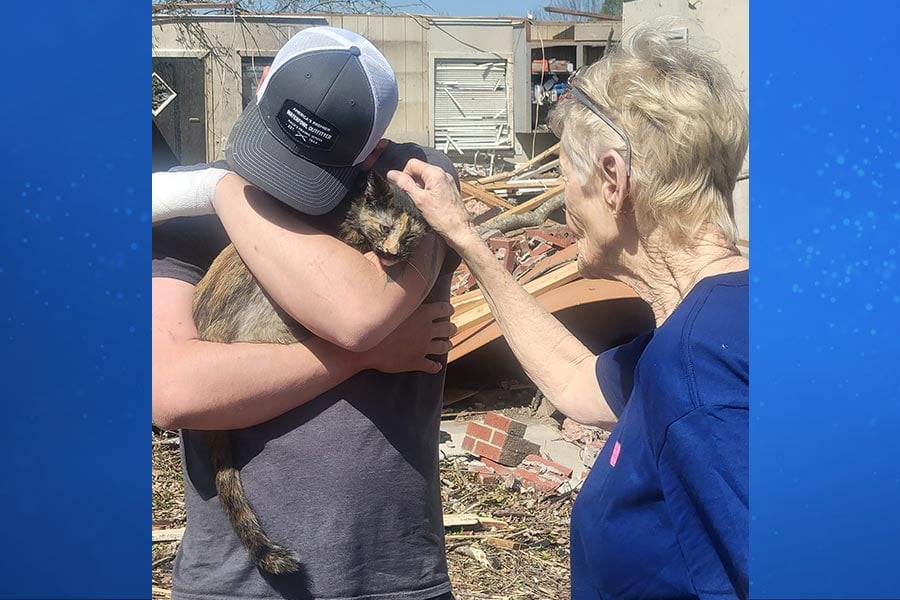 Woman Doing Good Deed For Mississippi Storm Victim