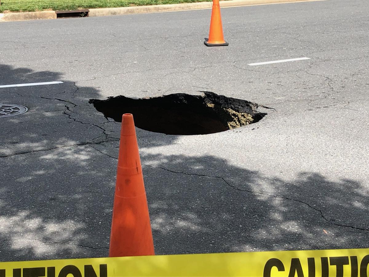 Sinkhole Forms Near Northlake Mall Drive, Partial Road Closure - Vimarsana News
