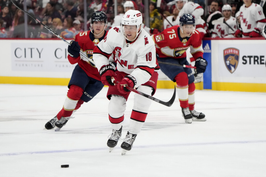 Devils rally for 5-2 win over Lightning