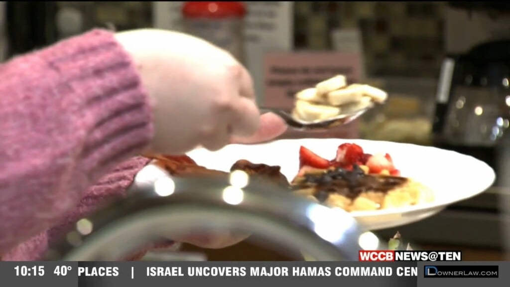 Local Paramedics Bring Holiday Cheer To The Ronald Mcdonald House
