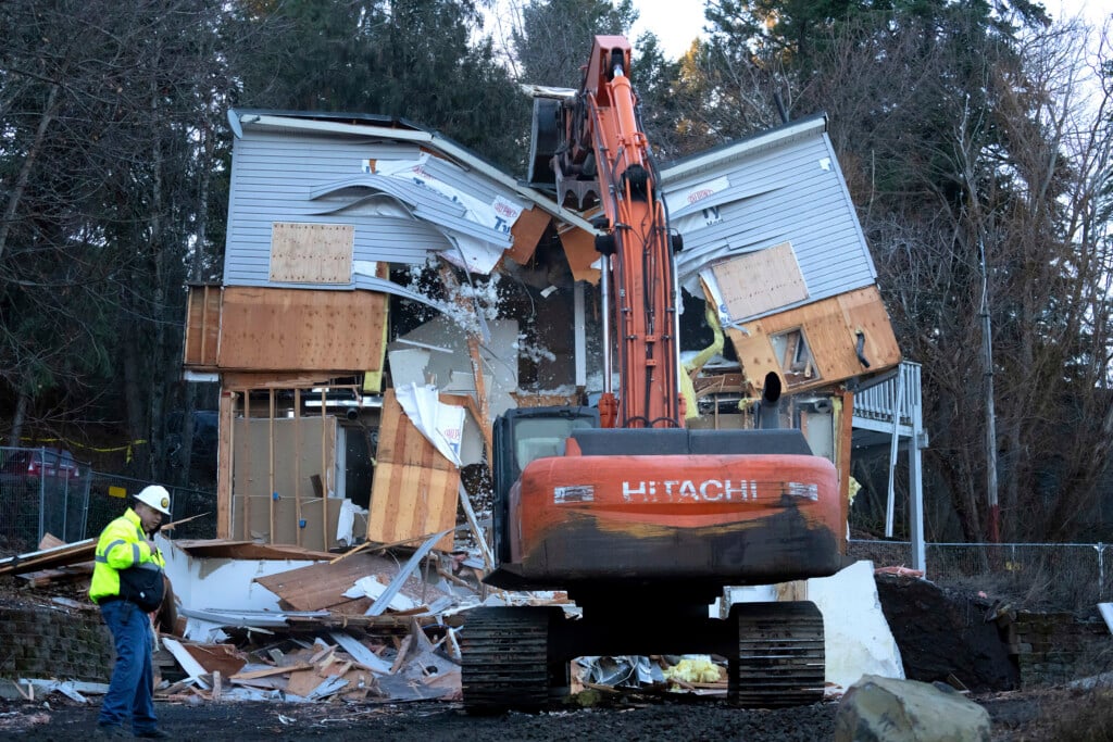 Aptopix University Of Idaho Four Dead House