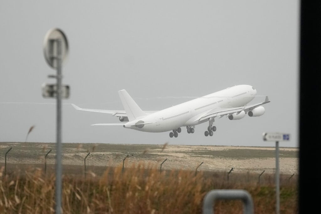 France Plane Grounded