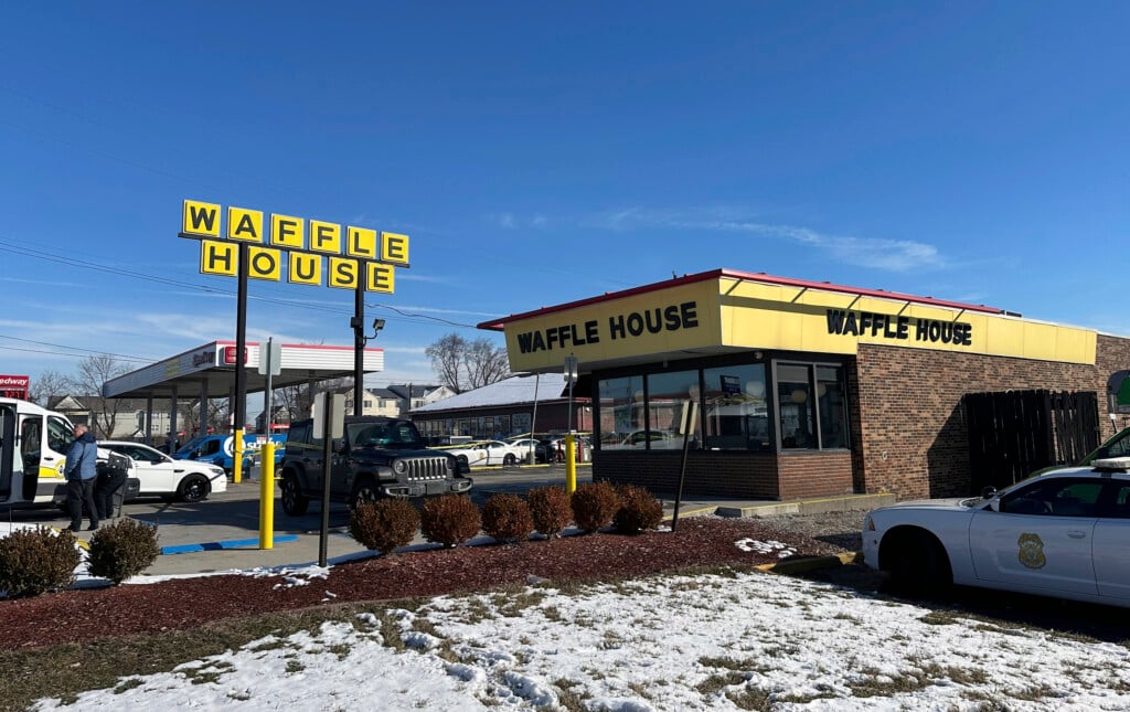 Waffle House Shooting In Indianapolis Leaves One Dead, Five Injured ...