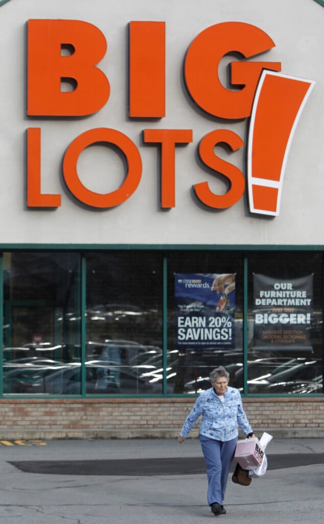 Earns Big Lots