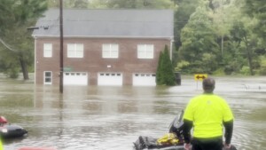 Helene Charlotte Fire Rescue At Flooding On Riverside Dr 02