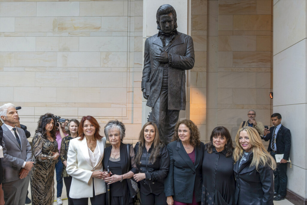 Rosanne Cash, Joanne Cash, Cindy Cash, Tara Cash Schwoebel, Kathy Cash, Carlene Carter
