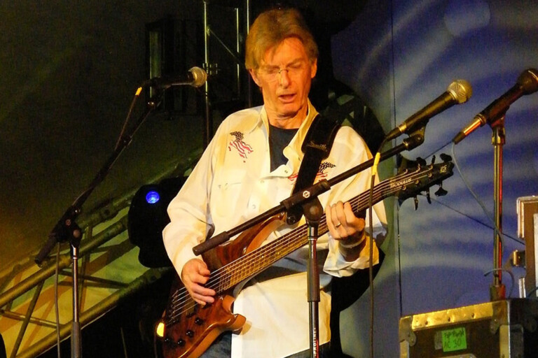 Phil Lesh at Yuris NIGHT OUT 2008 Tony, CC BY 2.0 , via Wikimedia