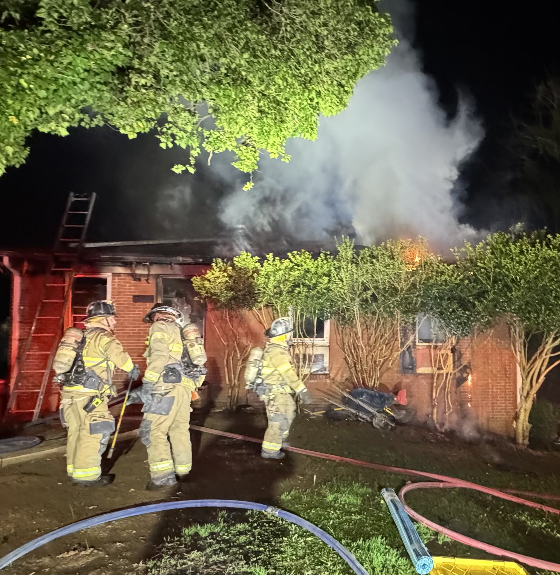 One injured in west Charlotte house fire - WCCB Charlotte
