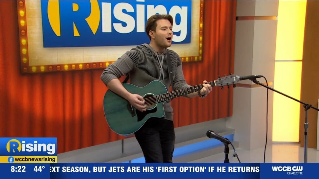 Presley Aronson Performs 'live Like Paradise'