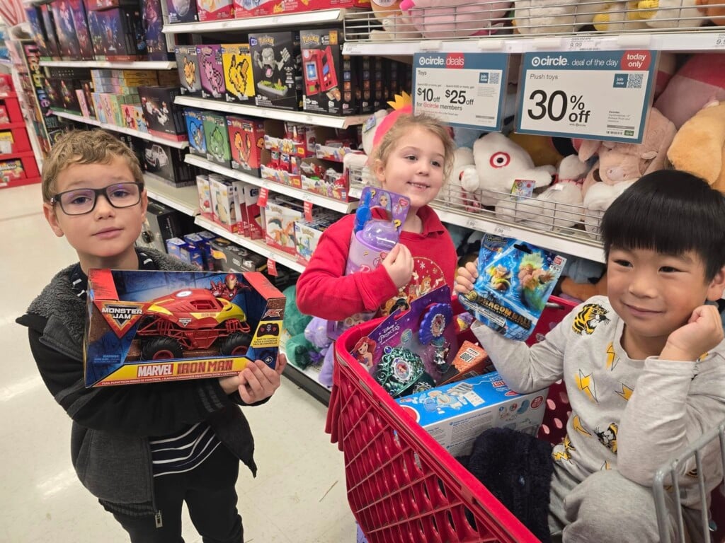 Ps Of Lake Norman Toy Drive 3