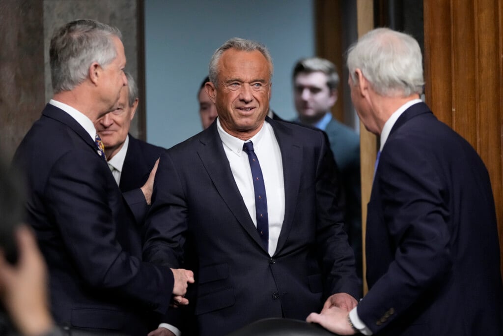 Robert F. Kennedy Jr., President Donald Trump's choice to be Secretary of Health and Human Services, arrives to appear before the Senate Finance Committee for his confirmation hearing, at the Capitol in Washington, Wednesday, Jan. 29, 2025. (AP Photo/Ben Curtis)