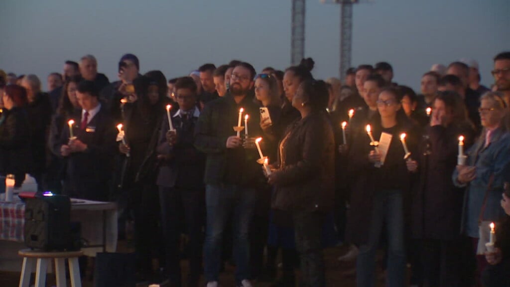 Airport Flight Crews Hold Vigil