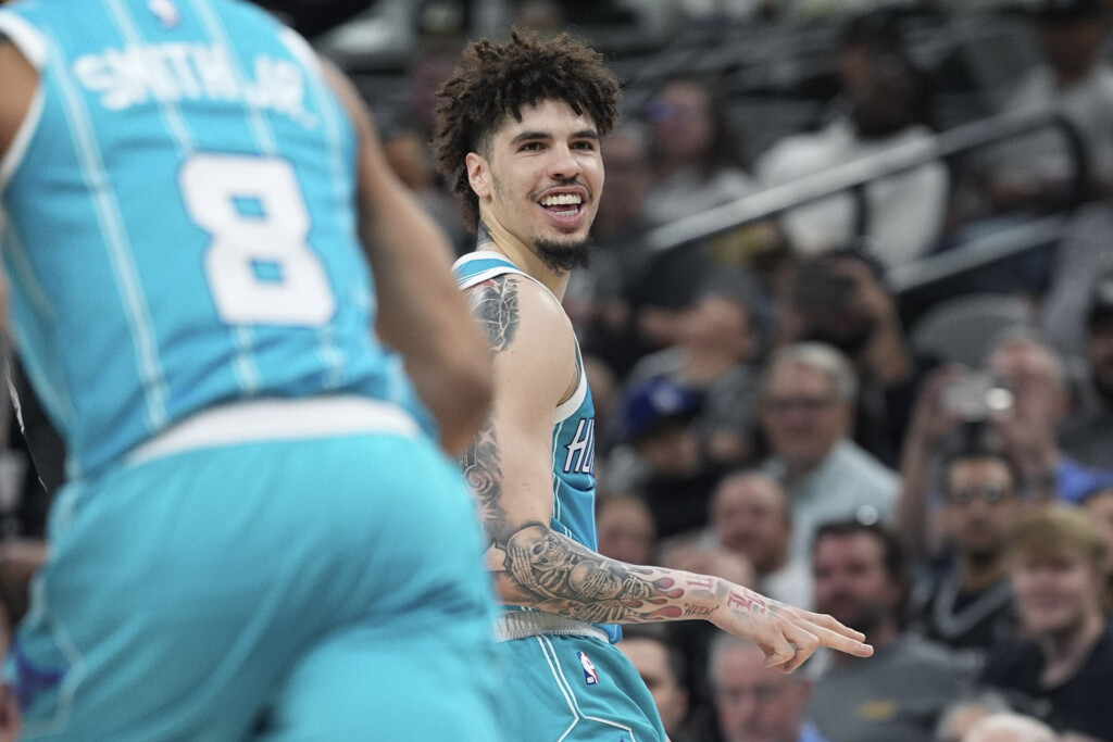 Hornets Spurs Basketball