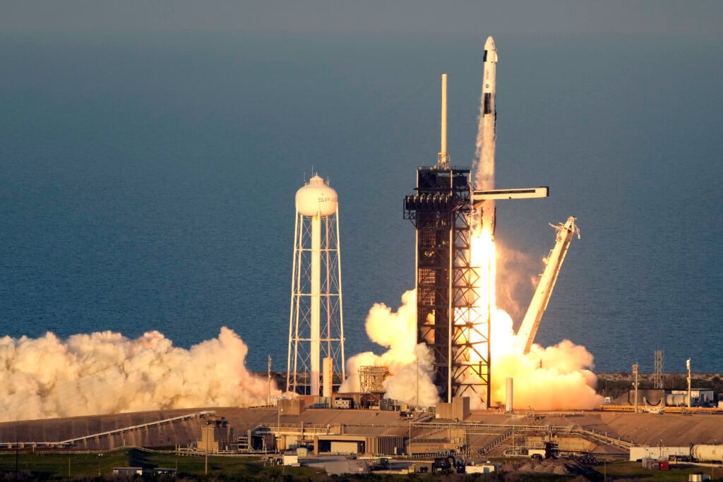 Aptopix Spacex Stuck Astronauts