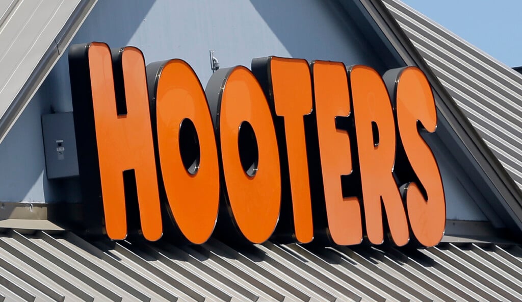 Hooters Bankruptcy