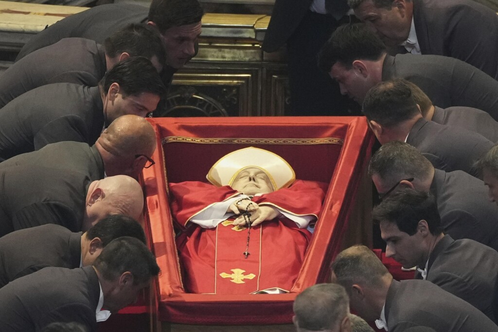 Aptopix Vatican Pope