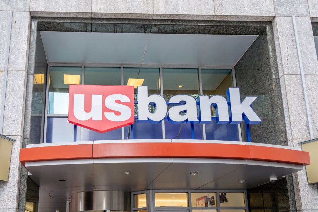 Charlotte, North Carolina, Usa January 15, 2020: Sign Of Us Bank At One Of The Branch In Charlotte, North Carolina, Usa. U.s. Bancorp (stylized As Us Bancorp) Is An American Bank Holding Company.