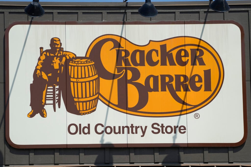 Cracker Barrel Logo