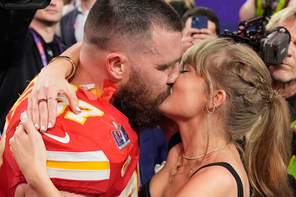 People Taylor Swift Travis Kelce