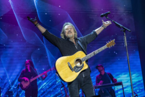 Travis Tritt In Concert Shipshewana, Ind.