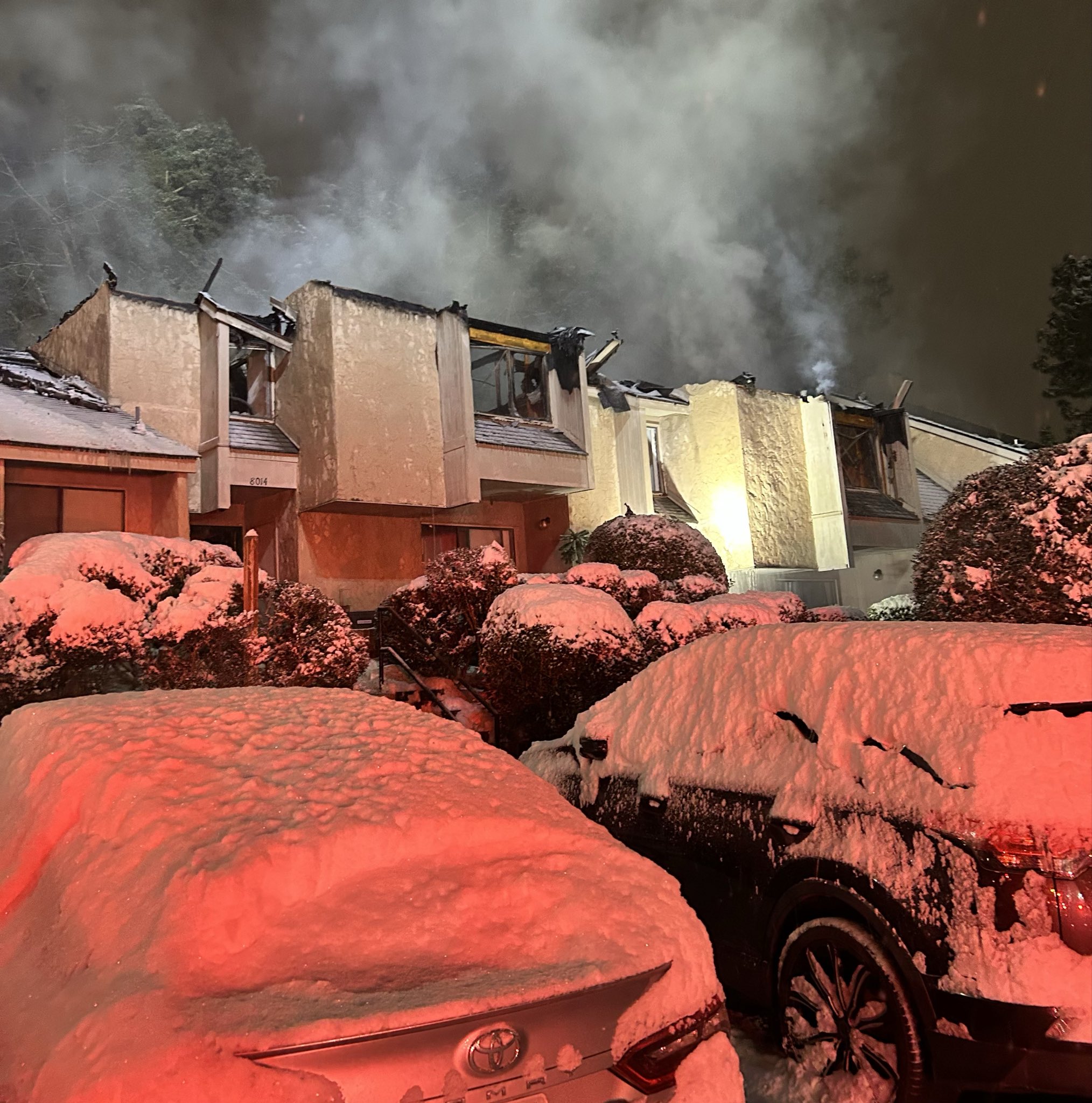 Firefighter injured battling 2-alarm fire in south Charlotte - WCCB ...
