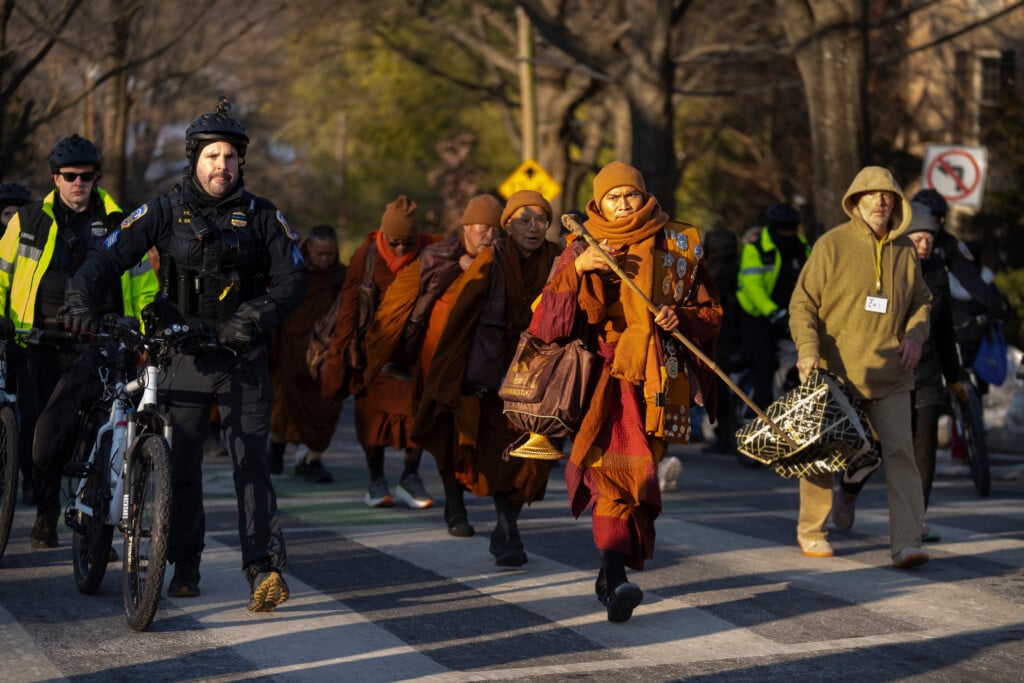 Aptopix Buddhist Monks Peace Walk Washington