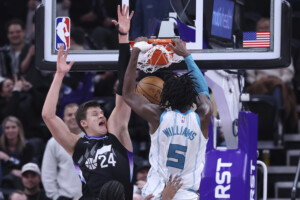 Walker Kessler, Mark Williams