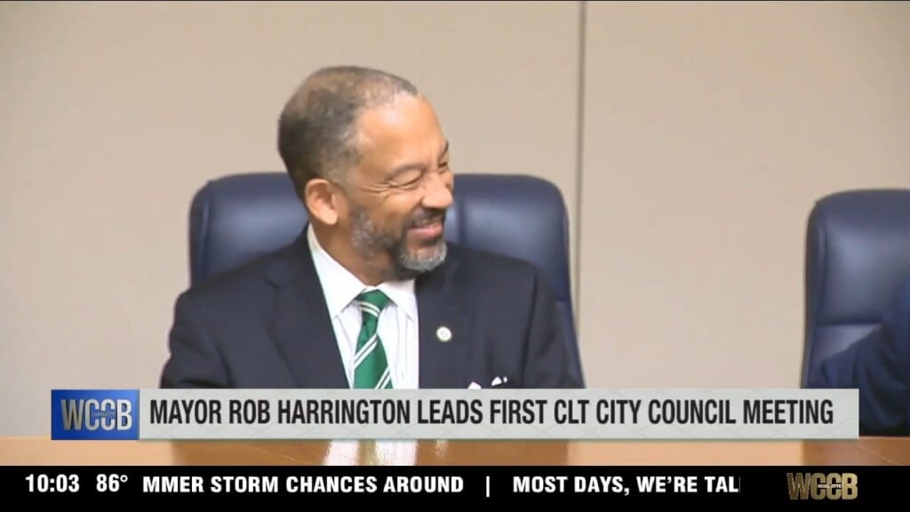 Mayor Rob Harrington Leads First Council Meeting