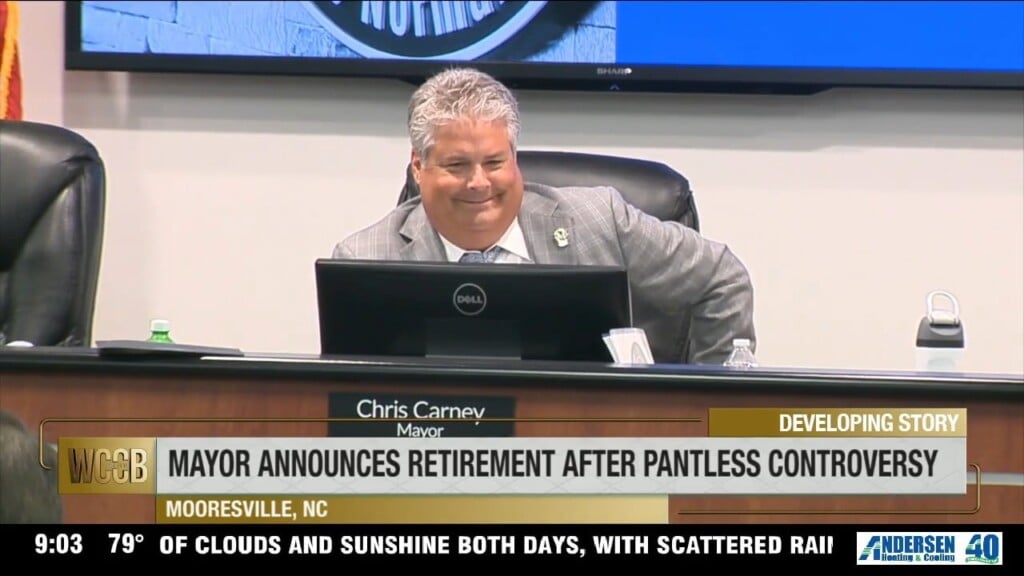 Mayor Retires After Pantless Controversy