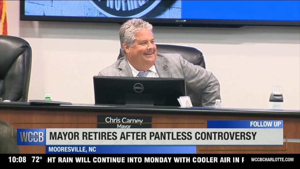 Mayor Retires After Pantsless Controversy