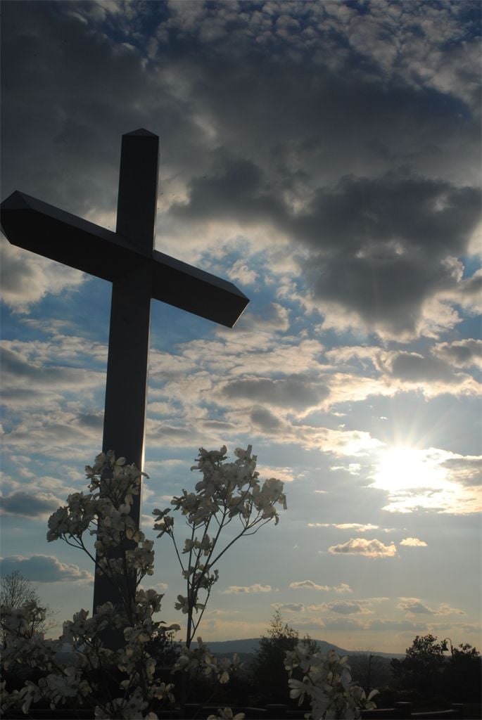 The beautiful sky behind this cross took my breath away!  Hope you like it!