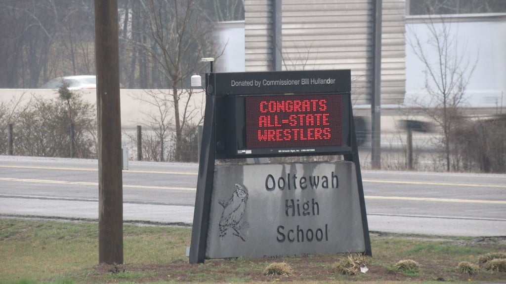 Ooltewah High Sign