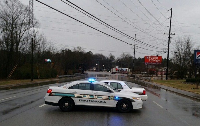 East Brainerd Road closed  by flooding