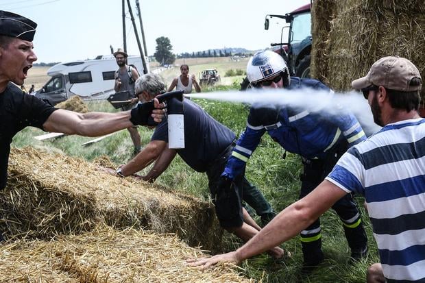 CYCLING-FRA-TDF2018-PROTEST 