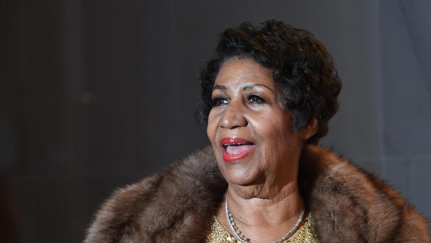Aretha Franklin poses on the red carpet before the 38th Annual Kennedy Center Honors December 6