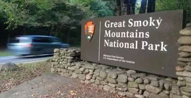 Smoky Mountains National Park closes trails while bears feed