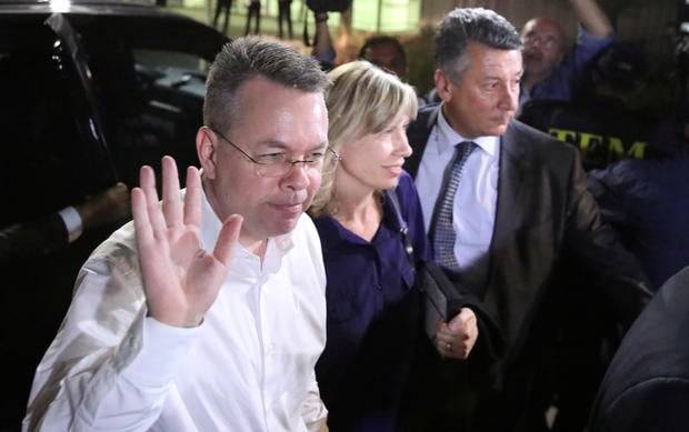 U.S. pastor Andrew Brunson and his wife Norrine arrive at the airport in Izmir