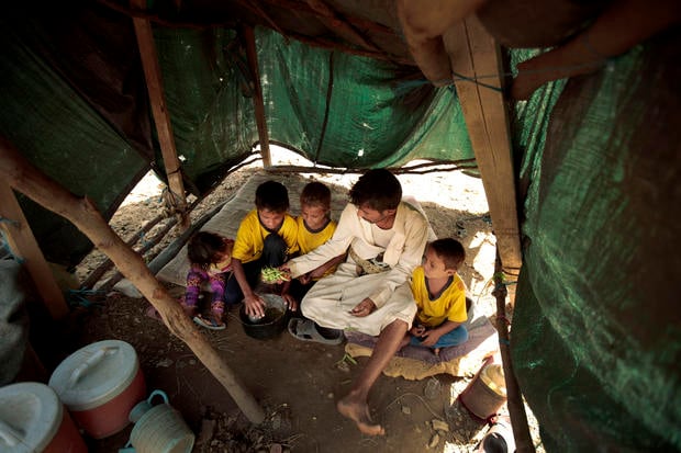 Yemen Displaced into Hunger Photo Essay 