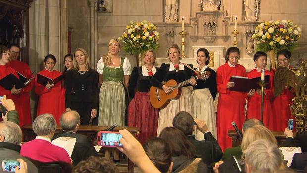 silent-night-performance-at-trinity-church-620.jpg 