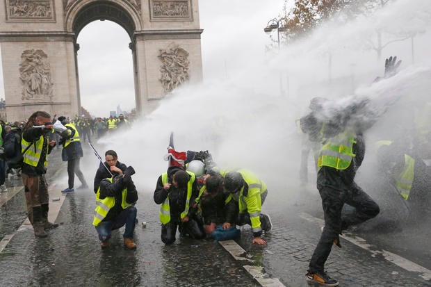 France's 'Yellow Vest' Protesters Return to Champs-Elysees 