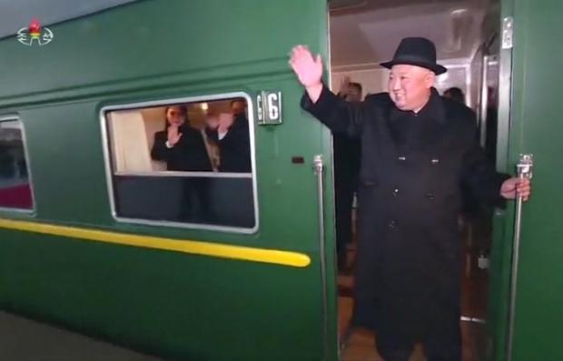 kim-jong-un-on-train.jpg 