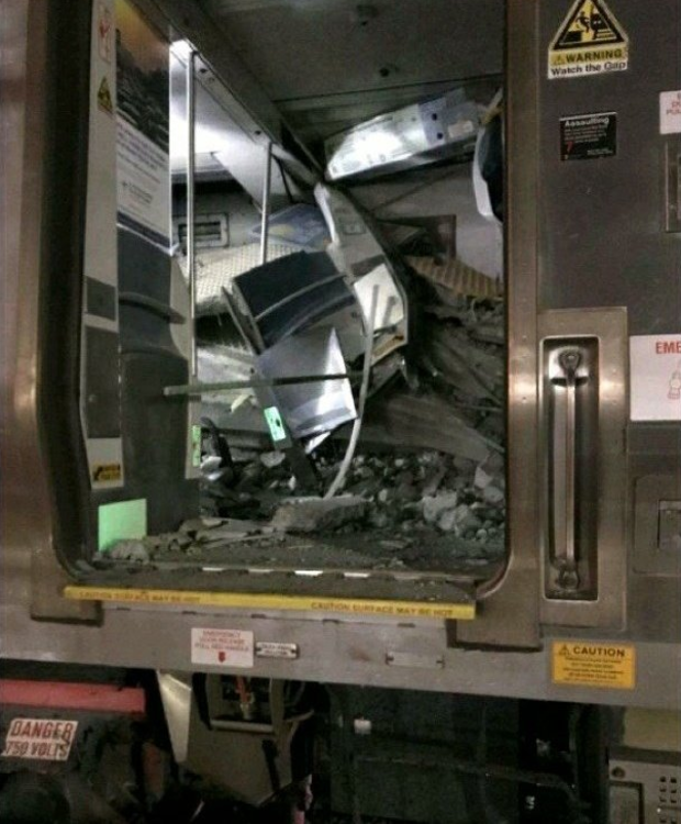 lirr-train-derailment-01.png 
