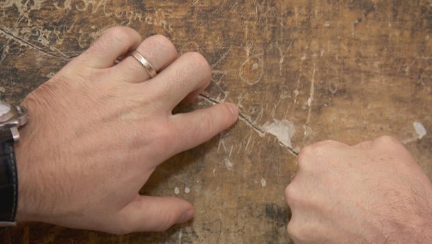 factum-arte-workshop-recreated-cracks-620.jpg 