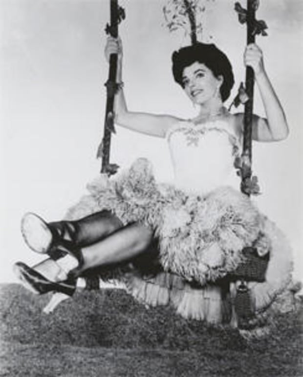 joan-collins-the-girl-in-the-red-velvet-swing-20th-century-fox-244.jpg 