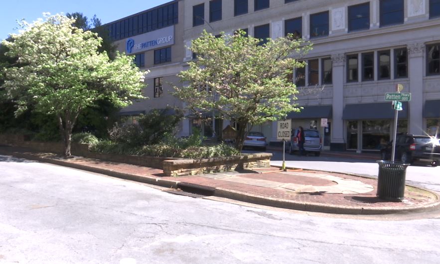 Chattanooga City Council Members Approve Construction Contract For