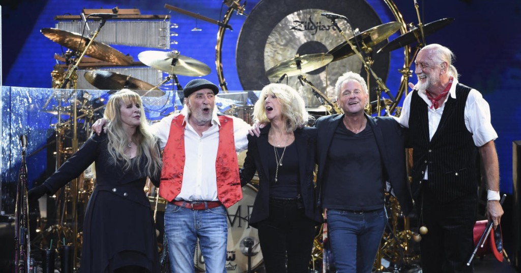 Fleetwood Mac band members take a bow
