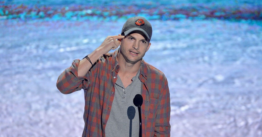 Ashton Kutcher accepts the ultimate choice award at the Teen Choice Awards at the Gibson Amphitheater on Sunday