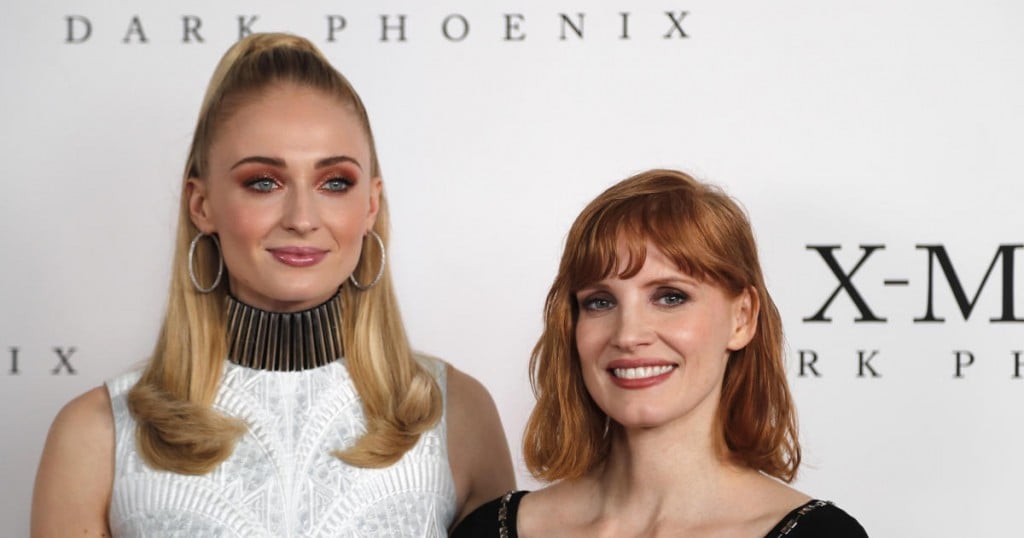 Actresses Sophie Turner and Jessica Chastain