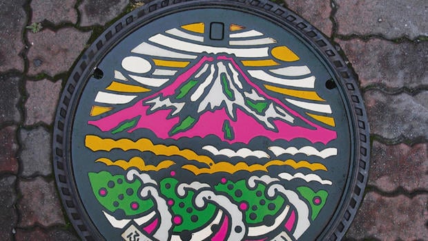 japan-manhole-cover-art-fuji-620.jpg 