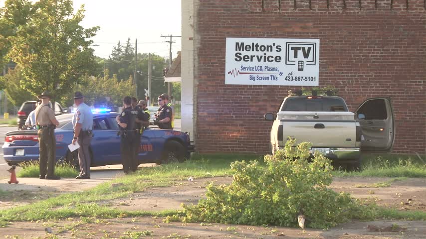 Georgia State Patrol chases a pickup into Tennessee where it wrecked on Rossville Boulevard
